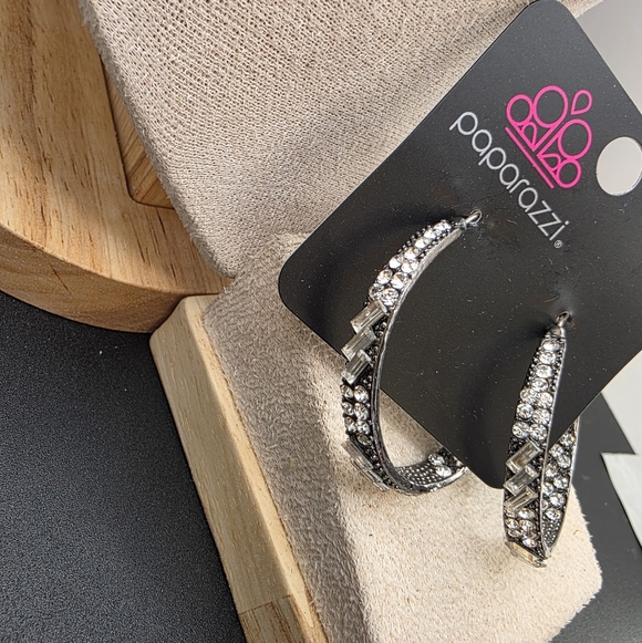 paparazzi Jewelry - Paparazzi Dazzling Silver Crystal Earrings (166)